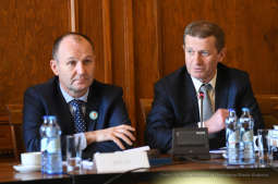 1616.jpg-parlamentarzyści