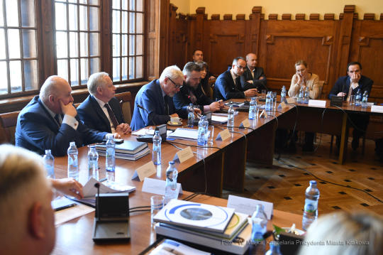 2727.jpg-parlamentarzyści