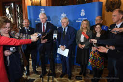 2929.jpg-parlamentarzyści