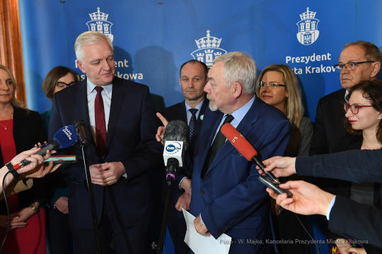 3232.jpg-parlamentarzyści