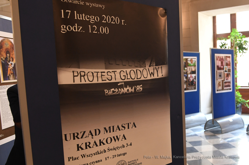 0303.jpg-wystawa Protest Głodowy  Autor: W. Majka