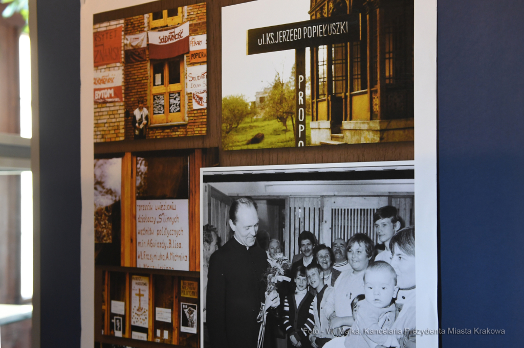 0606.jpg-wystawa Protest Głodowy  Autor: W. Majka