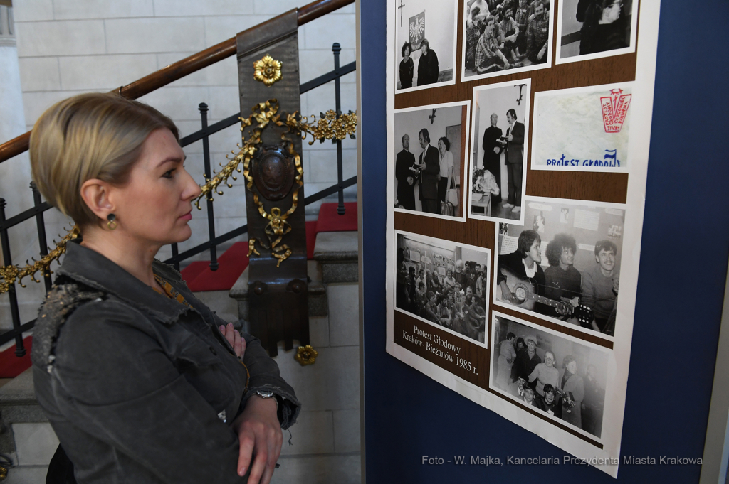 0808.jpg-wystawa Protest Głodowy  Autor: W. Majka