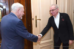 0101.jpg-nagrody dla dyrektorów V LO i Technikum Łączności nr 14