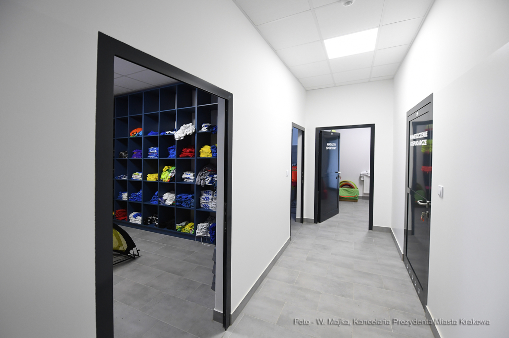 1717.jpg-Hutnik.  Autor: W. Majka