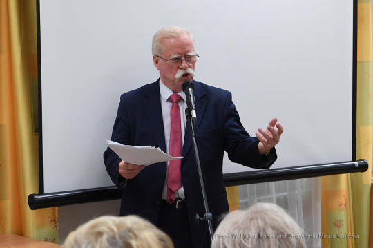 0404.jpg-klub seniora