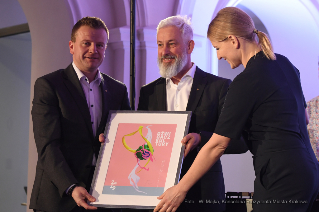 0909.jpg-Gala wręczenia nagród Dźwigacz Kultury  Autor: W. Majka