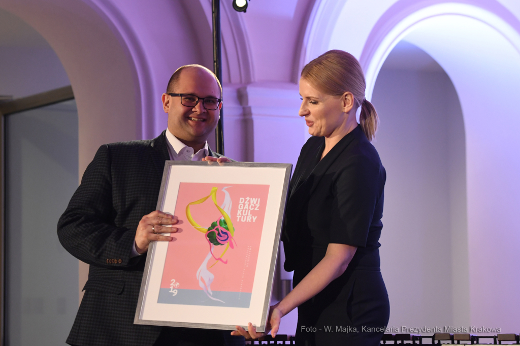 2121.jpg-Gala wręczenia nagród Dźwigacz Kultury  Autor: W. Majka