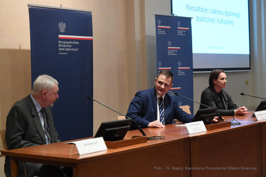 0707.jpg-spotkanie dyplomacji publicznej i kulturalnej