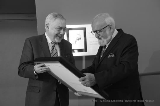 1515.jpg-Krzysztof Penderecki