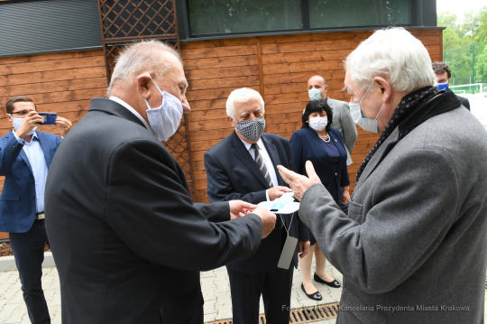 0202.jpg-Wizyta gospodarska w nowo wybudowanym zapleczu klub KS Kolejarz Prokocim