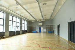 0404.jpg-Wizyta gospodarska w zmodernizowanych obiektach K.S. Clepardia