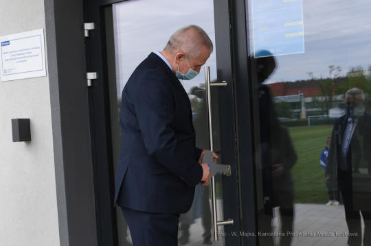 0808.jpg-Wizyta gospodarska w zmodernizowanych obiektach K.S. Clepardia