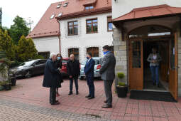 0303.jpg-Przekazanie komputerów dla dzieci przebywających w placówkach opiekuńczo-wychowawczych