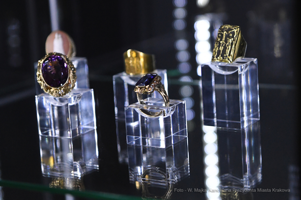 2727.jpg-Uroczyste otwarcie wystawy „Pasterz. Stulecie urodzin Świętego Jana Pawła II”  Autor: W. Majka