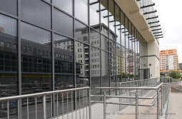 0404.jpg-szkoła na oś. Gotyk