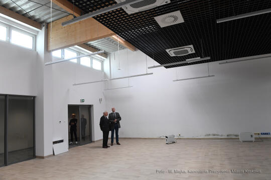 0707.jpg-szkoła na oś. Gotyk