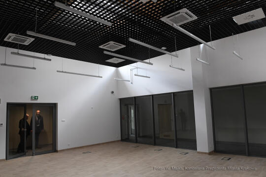 1010.jpg-szkoła na oś. Gotyk