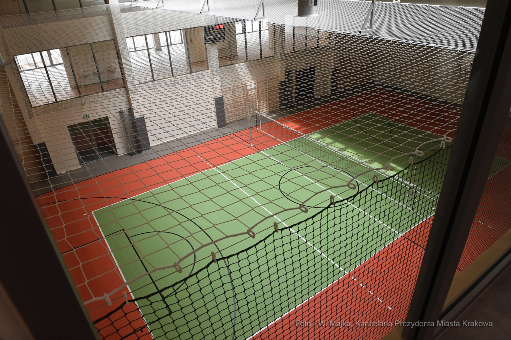 1313.jpg-szkoła na oś. Gotyk  Autor: W. Majka