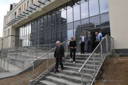 1717.jpg-szkoła na oś. Gotyk