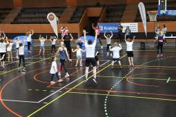 1a4a0259_1024.jpg-Na sport(n)owo w rytmie zumby, ZIS, ruch