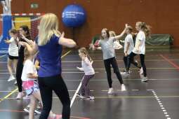 1a4a0301_1024.jpg-Na sport(n)owo w rytmie zumby, ZIS, ruch