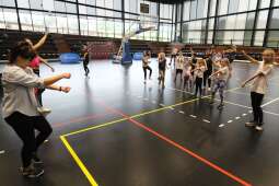 f91a9233_1024.jpg-Na sport(n)owo w rytmie zumby, ZIS, ruch