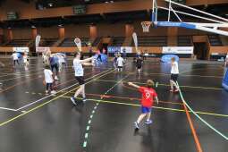 f91a9243_1024.jpg-Na sport(n)owo w rytmie zumby, ZIS, ruch