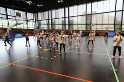 f91a9259_1024.jpg-Na sport(n)owo w rytmie zumby, ZIS, ruch