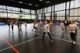 f91a9296_1024.jpg-Na sport(n)owo w rytmie zumby, ZIS, ruch