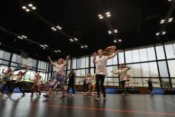 f91a9321_1024.jpg-Na sport(n)owo w rytmie zumby, ZIS, ruch