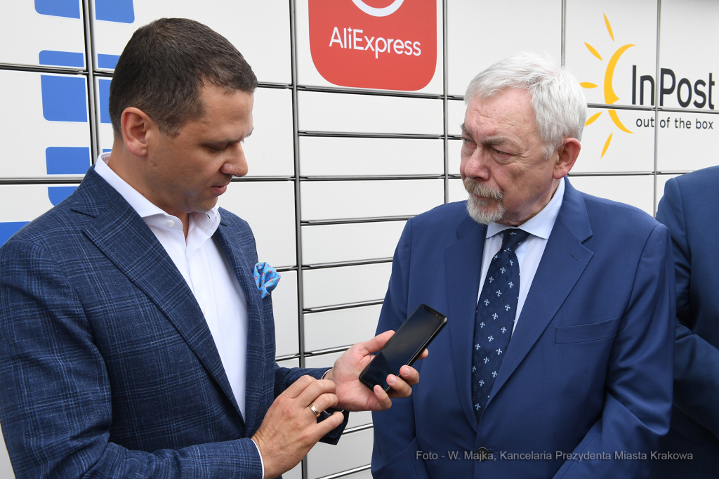 0404.jpg-Paczkomat  Autor: W. Majka