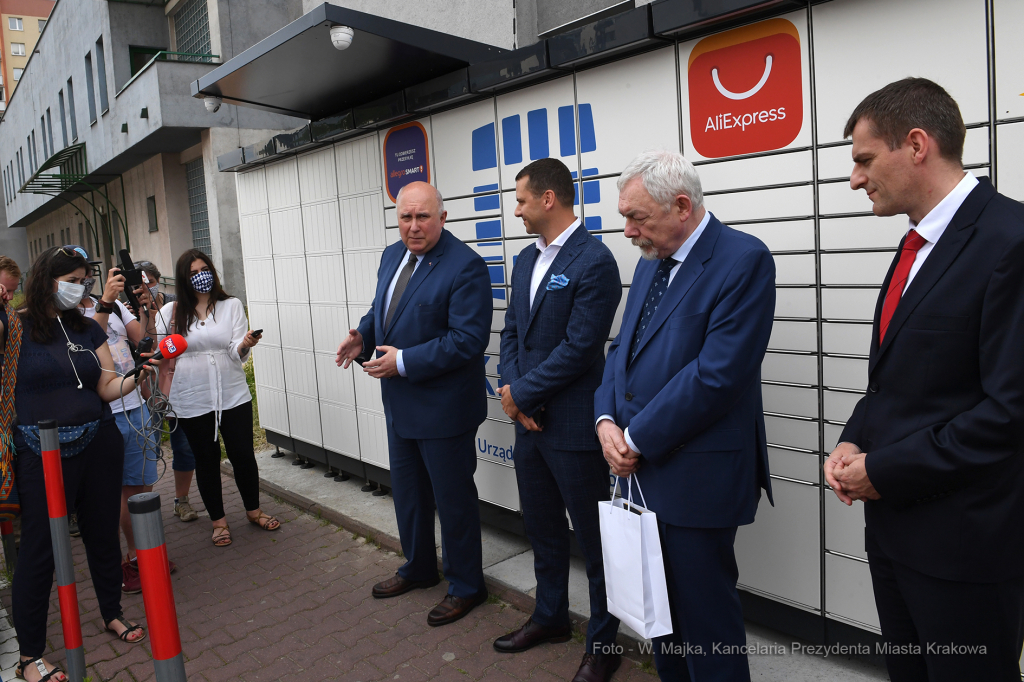 0707.jpg-Paczkomat  Autor: W. Majka