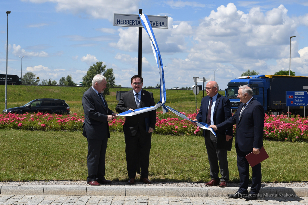 1616.jpg-Nadanie imienia Herberta Hoovera  Autor: W. Majka