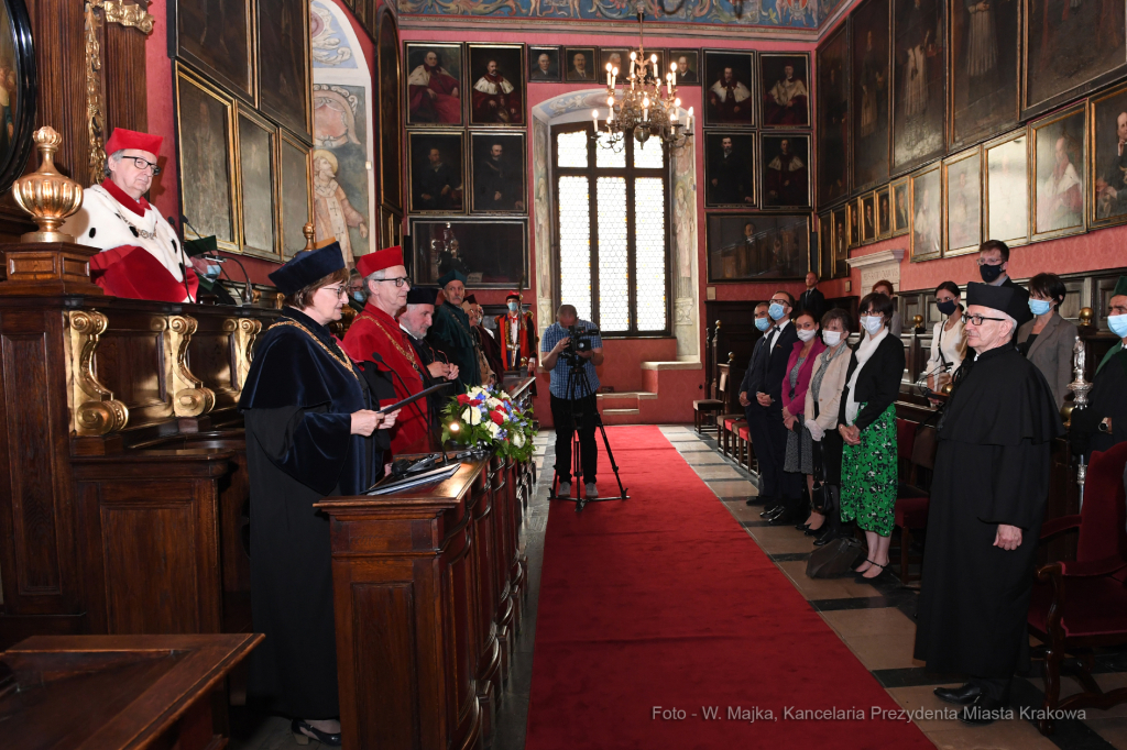 1111.jpg-srebrny medal Plus Ratio Quam Vis dla Frédérica de Touchet  Autor: W. Majka