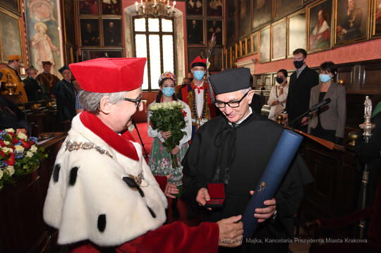 1212.jpg-srebrny medal Plus Ratio Quam Vis dla Frédérica de Touchet