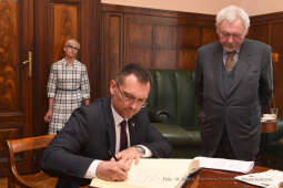 0404.jpg-konsul generalny Ukrainy Wiaczesław Wojnarowski