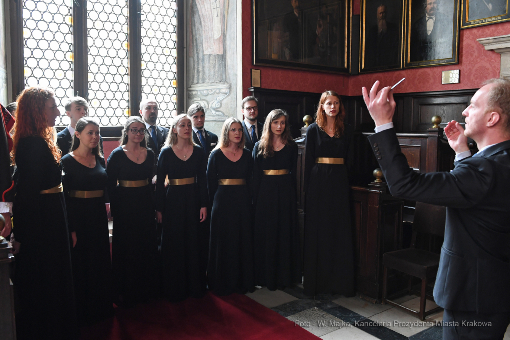 0202.jpg-„Plus Ratio Quam Vis” dla Konsul Węgier Adrienne Kormendy  Autor: W. Majka