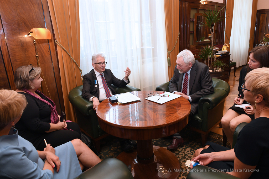 0404.jpg-Wizyta pożegnalna konsula generalnego Francji Frederica de Touchet’a  Autor: W. Majka