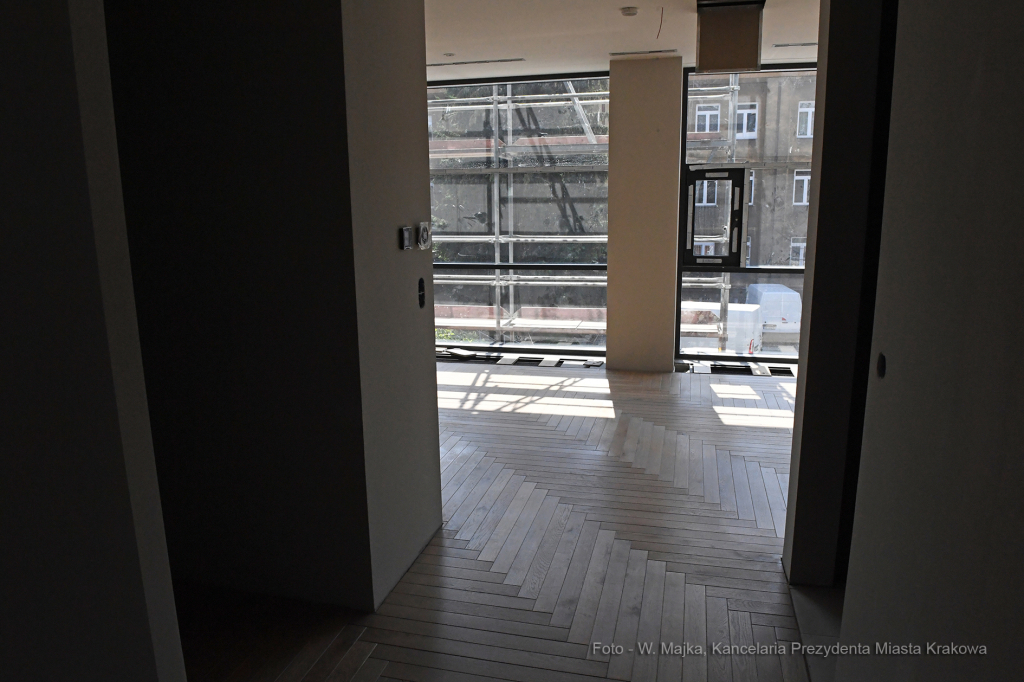 0606.jpg-Dom Utopii Łaźnia Nowa  Autor: W. Majka