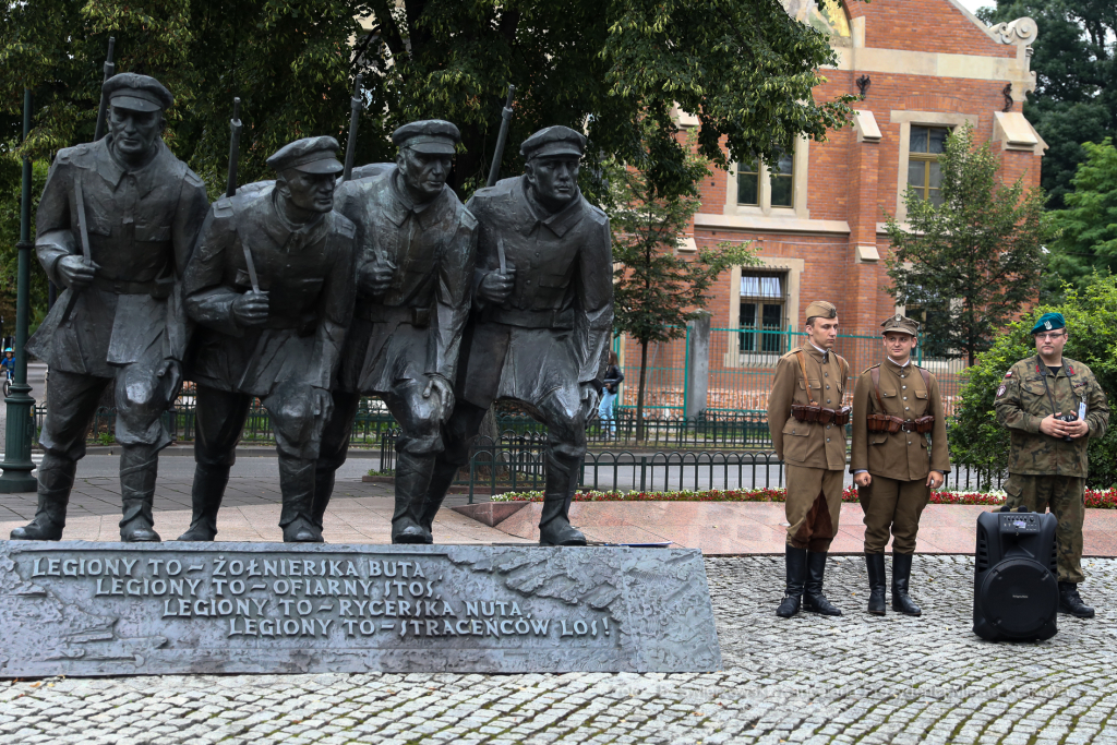 bs-sierpnia 04, 2020-img_0384.jpg-Kadrówka,Pomnik,Apel  Autor: B. Świerzowski