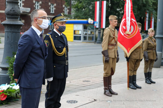 bs-sierpnia 04, 2020-img_0391.jpg-Kadrówka,Pomnik,Apel