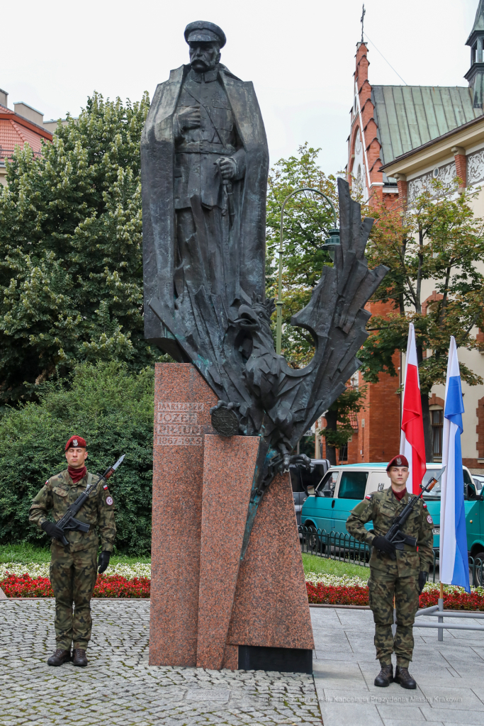 bs-sierpnia 04, 2020-img_0397.jpg-Kadrówka,Pomnik,Apel  Autor: B. Świerzowski