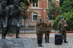 bs-sierpnia 04, 2020-img_0399.jpg-Kadrówka,Pomnik,Apel