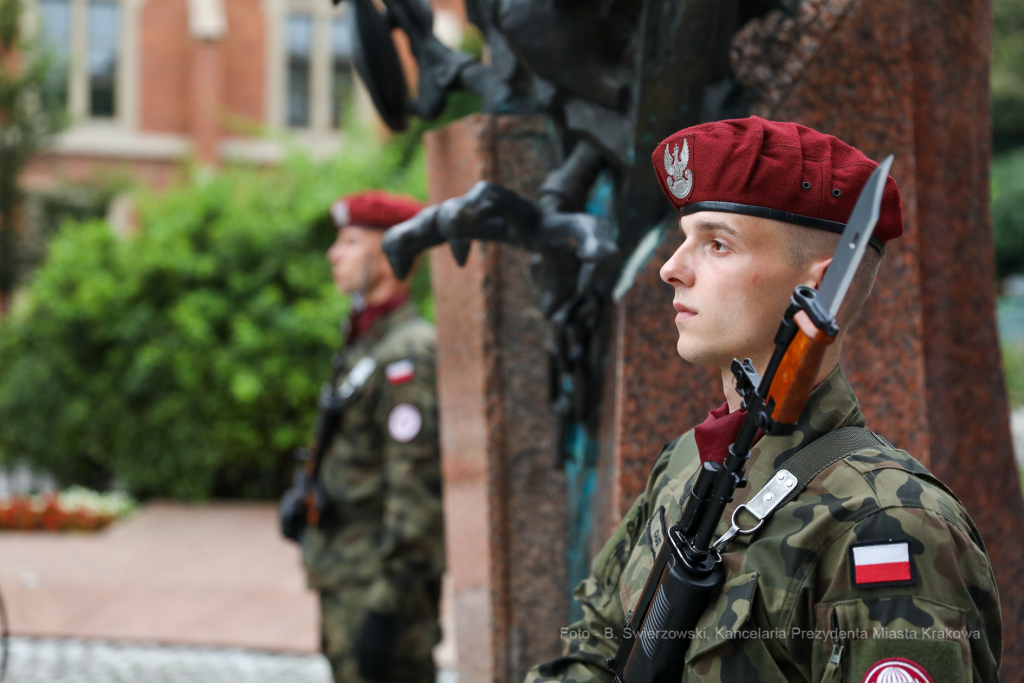 bs-sierpnia 04, 2020-img_0437.jpg-Kadrówka,Pomnik,Apel  Autor: B. Świerzowski