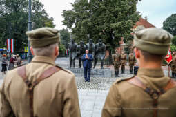 bs-sierpnia 04, 2020-img_0448.jpg-Kadrówka,Pomnik,Apel