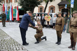 bs-sierpnia 04, 2020-img_0466.jpg-Kadrówka,Pomnik,Apel