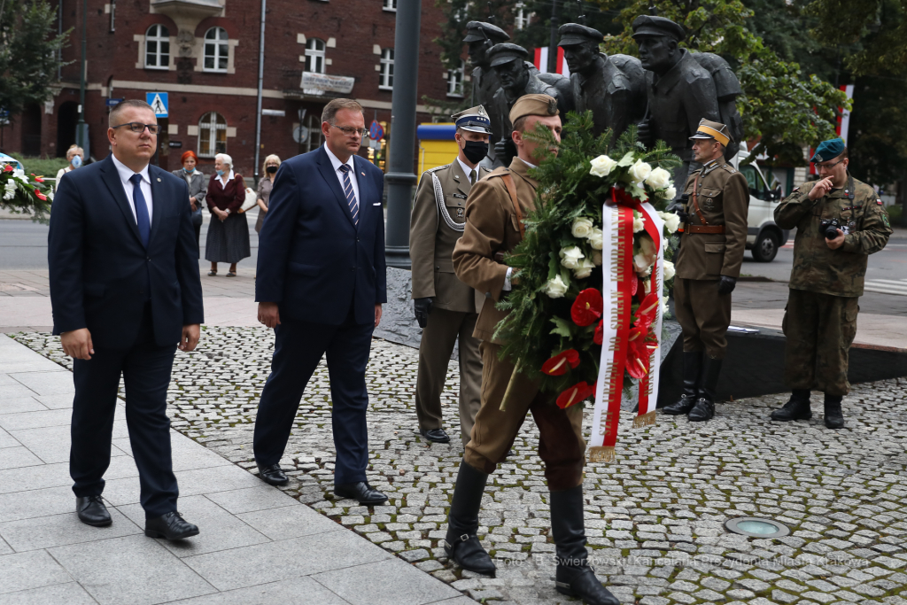 bs-sierpnia 04, 2020-img_0499.jpg-Kadrówka,Pomnik,Apel  Autor: B. Świerzowski