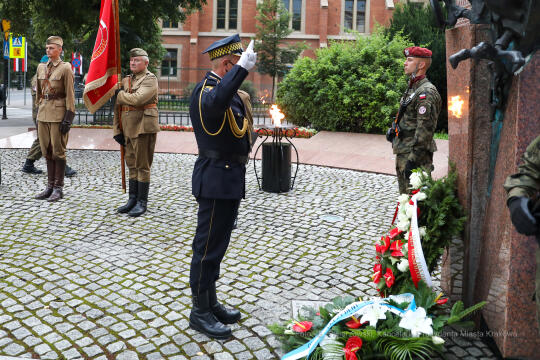 bs-sierpnia 04, 2020-img_0522.jpg-Kadrówka,Pomnik,Apel