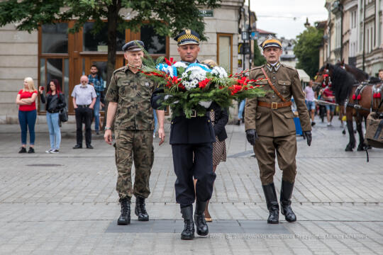 bs-sierpnia 05, 2020-jg_200805_oto_9536.jpg-Kadrówka,Pomnik,Rynek